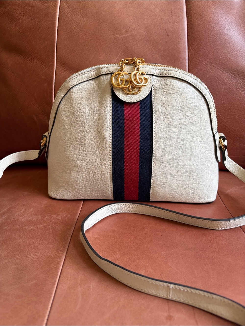 💙❤️Beautiful Authentic Gucci White/Ivory Ophidia Dome Crossbody❤️💙